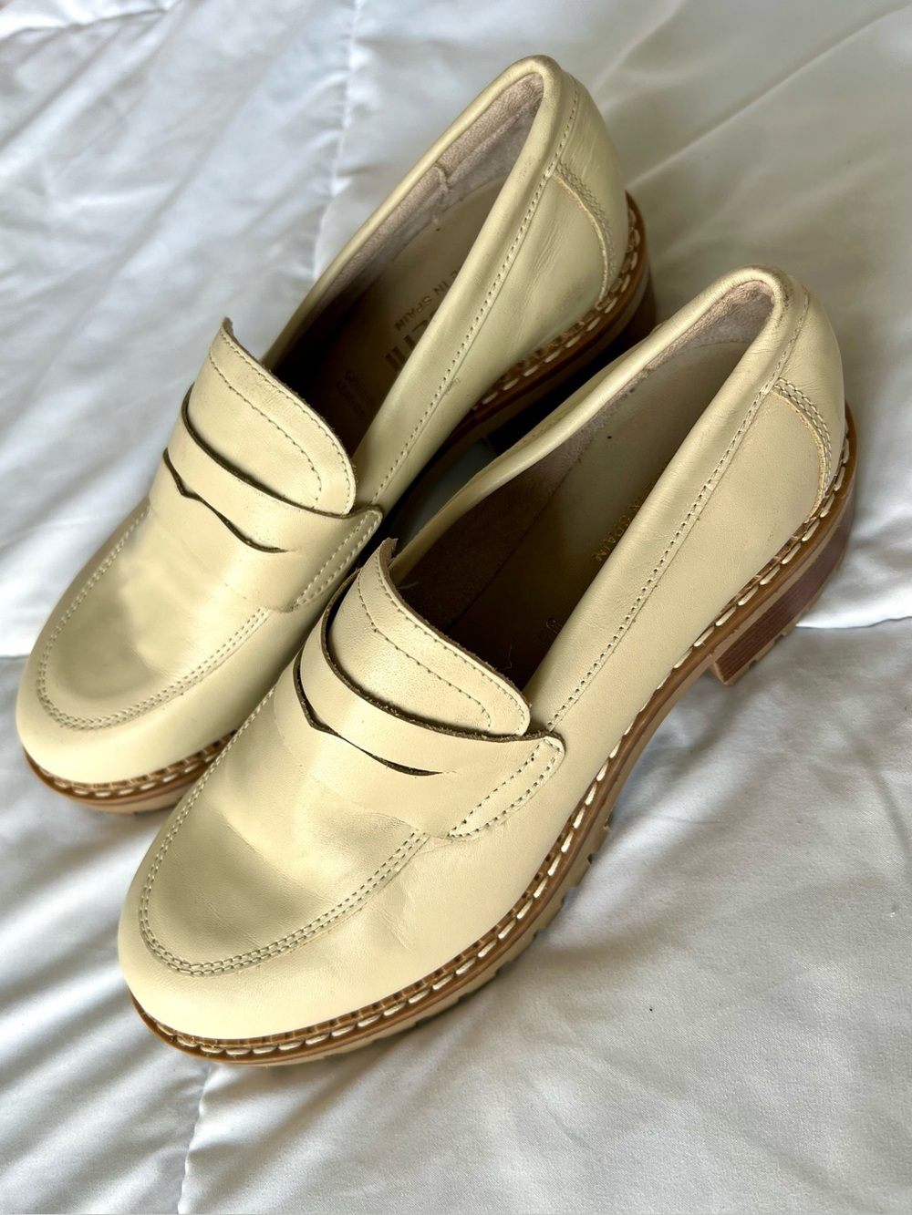 Bertuchi Cream Leather Loafers US 8 EU 38